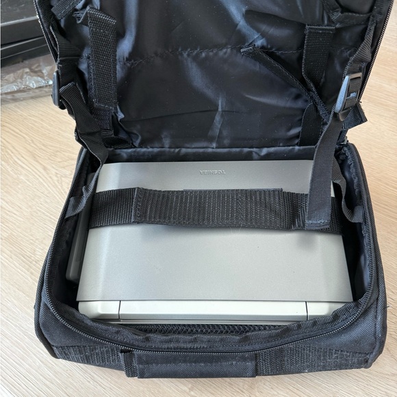 Toshiba Silver Portable DVD Player with Case - Picture 8 of 8